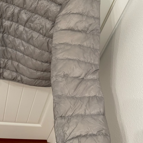 Uniqlo Ultra Light Down Jacket - Picture 9 of 9